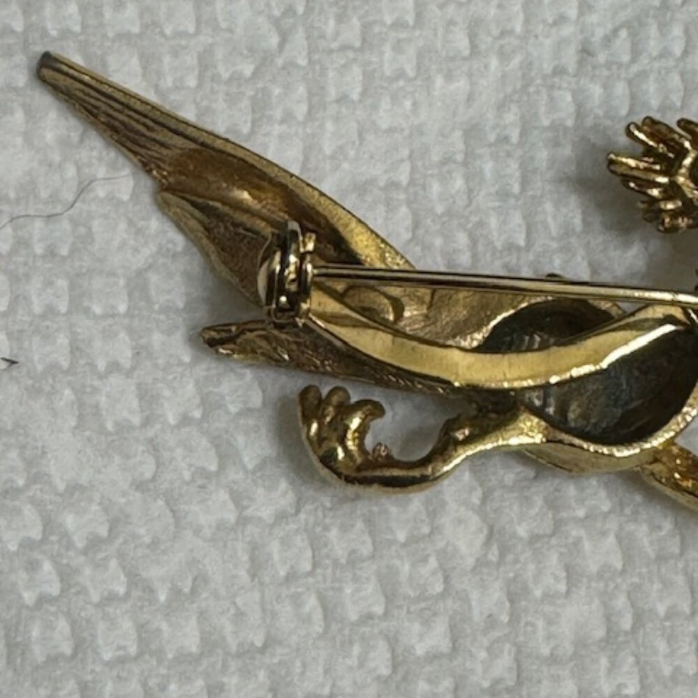 Vintage Gold Tone Road Runner Brooch with Ruby Colored Eye Neck Feathers - Picture 8 of 10